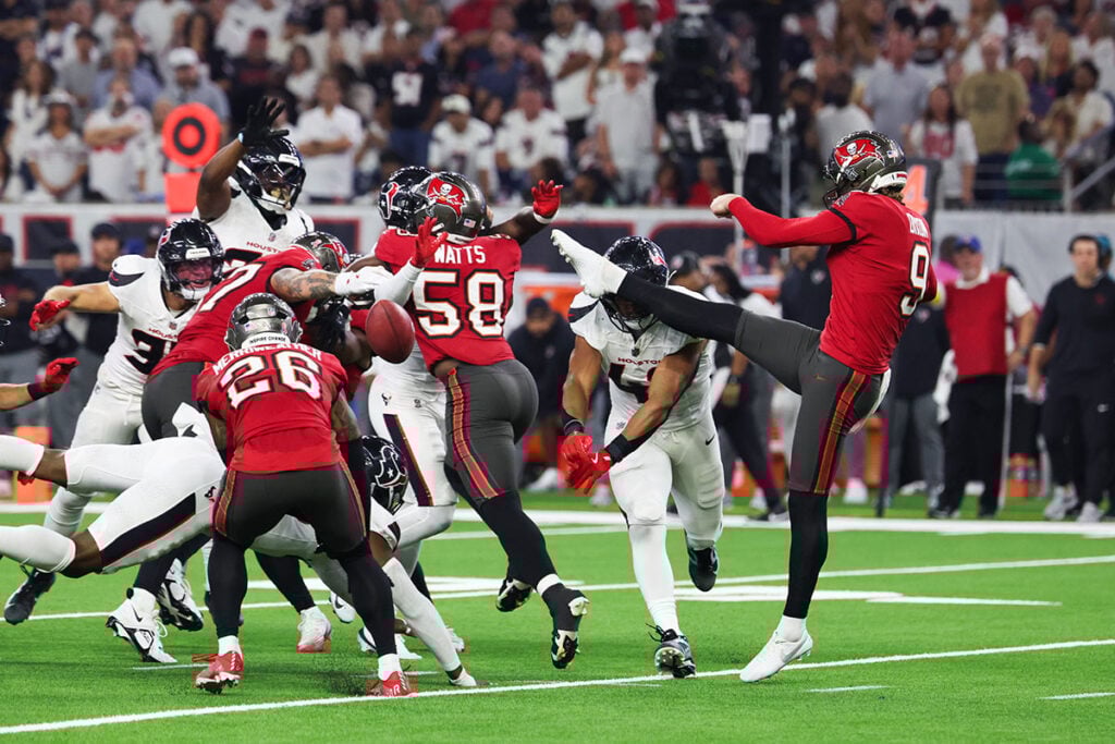 Bucs P Riley Dixon