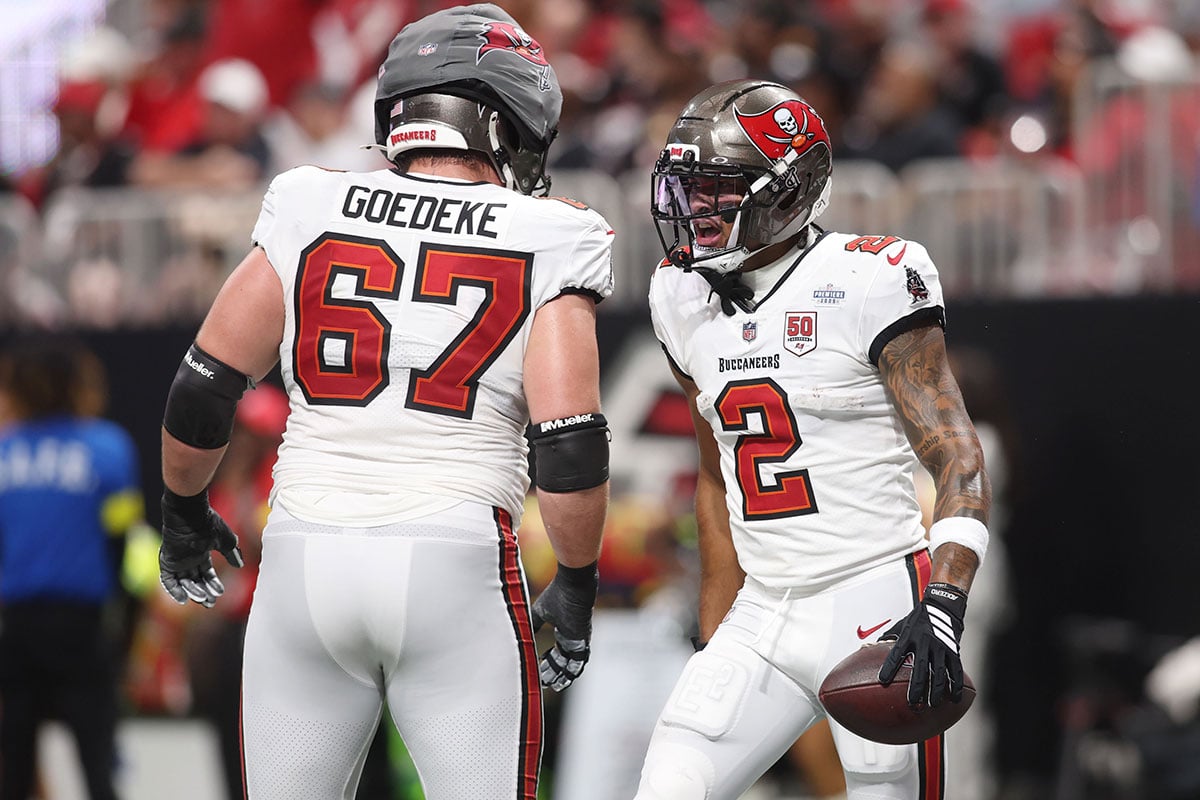 Egbuka-Emeka-Luke-Goedeke-Bucs-Falcons-Td-Celebrate Bucs Wr Emeka Egbuka And Rt Luke Goedeke