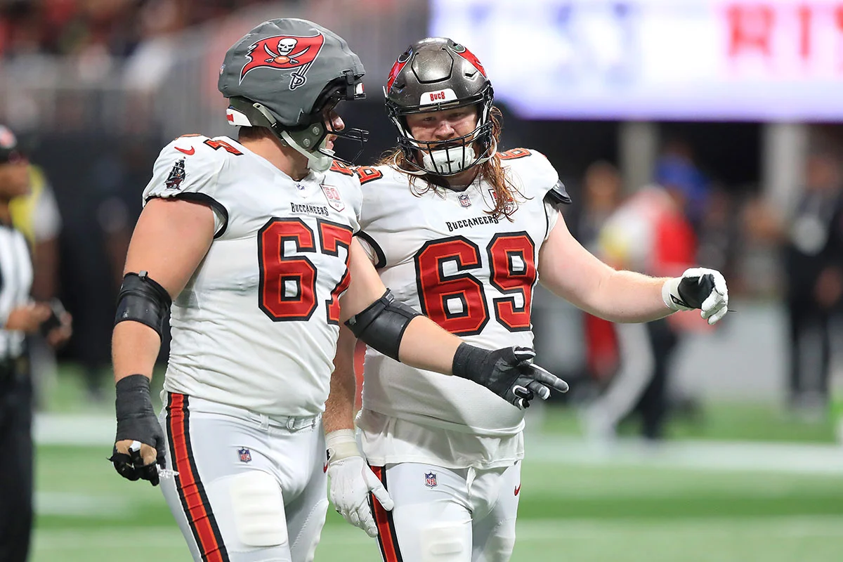 Bucs Rt Luke Goedeke And Rg Cody Mauch
