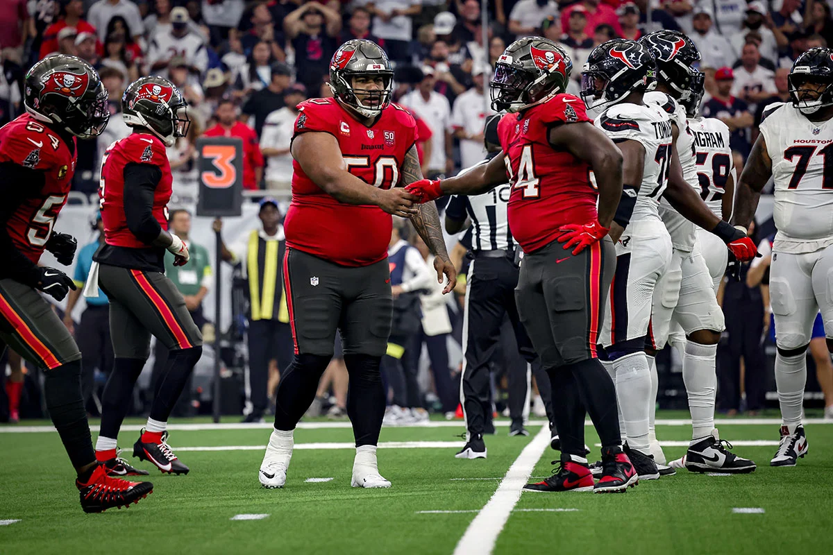 Bucs Dts Vita Vea And Calijah Kancey