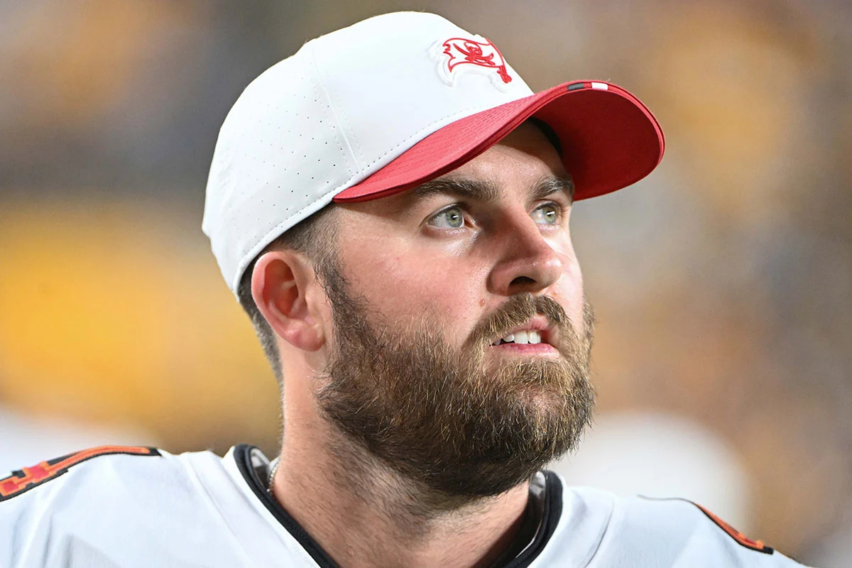 Mclaughlin-Chase-Bucs-Hat-Look-Away Bucs K Chase Mclaughlin