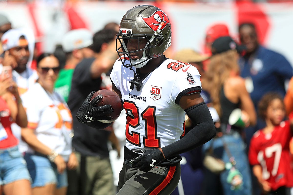 Morrison-Benjamin-Bucs-Eagles-Pregame Bucs Cb Benjamin Morrison - Photo By: Cliff Welch P/R