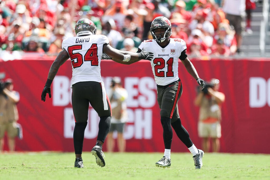 Bucs Lb Lavonte David And Cb Benjamin Morrison