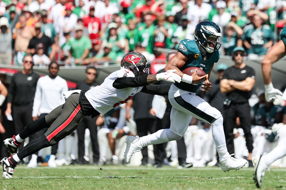 Bucs Olb Haason Reddick And Eagles Qb Jalen Hurts