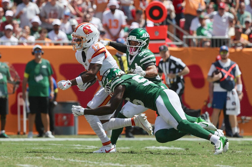 Pewter Report Podcast: Bucs Win In Week 3 To Improve To 3-0! 3 Bucs Wr Sterling Shepard