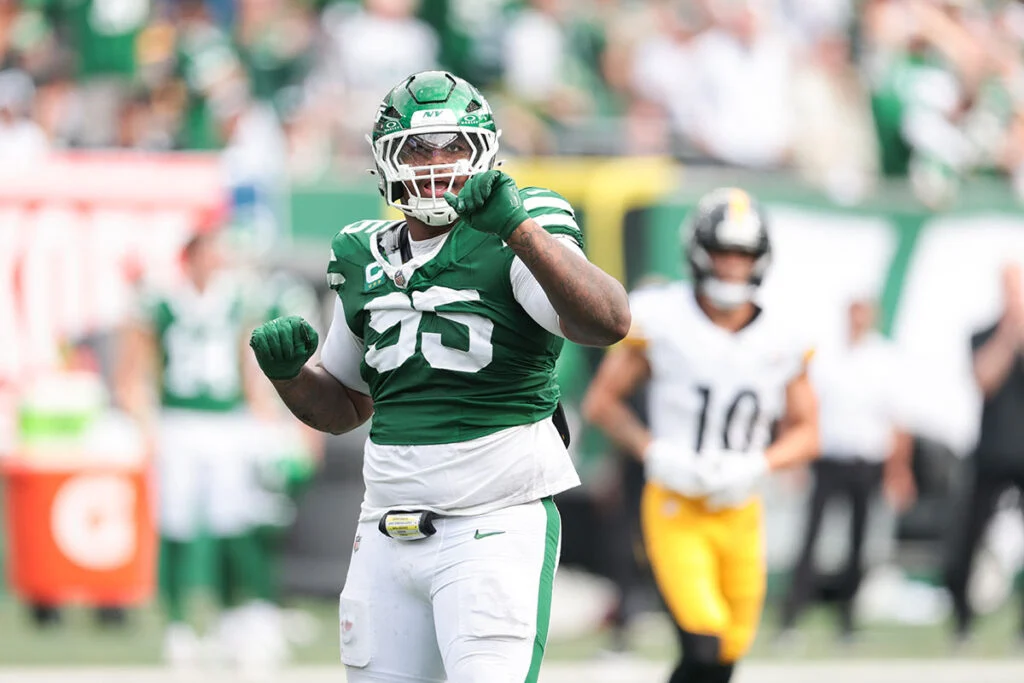 Bucs' Possible Dt Trade Scenarios 4 Jets Dt Quinnen Williams