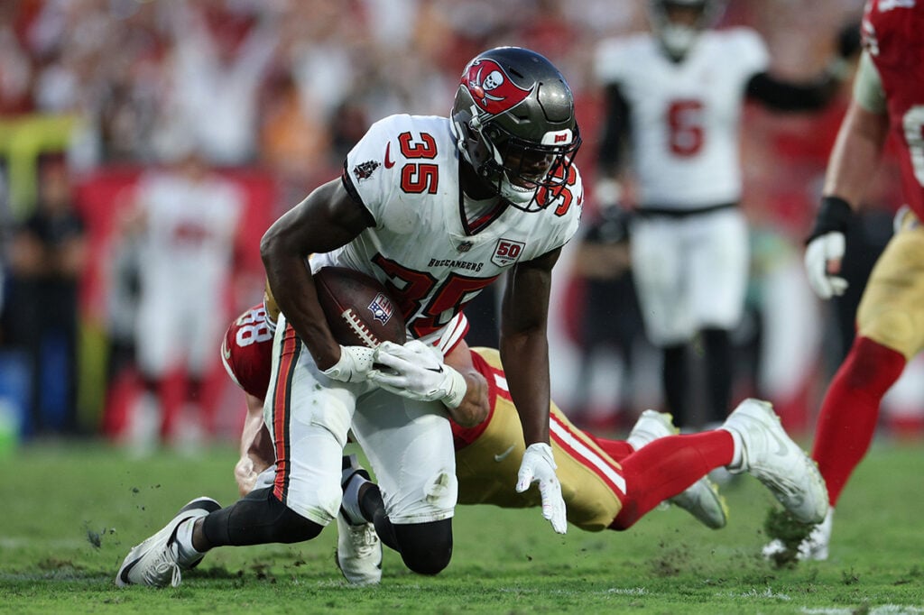 Bucs Cb Jamel Dean Steals The Scene – Earns Nfl Award 3 Bucs Cb Jamel Dean