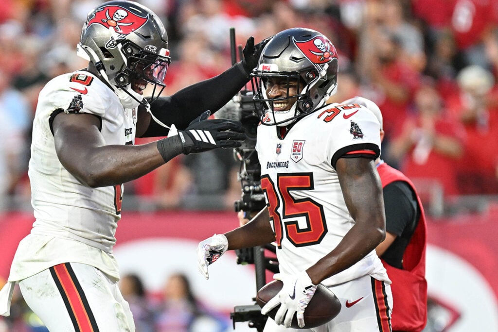 Bucs Cb Jamel Dean And Olb Yaya Diaby