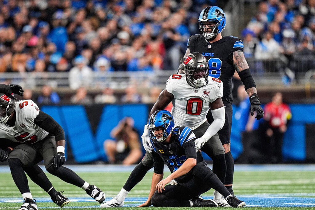 Bucs Struggle From Start To Finish, Lose 24-9 To Lions 2 Bucs Olb Yaya Diaby And Lions Qb Jared Goff