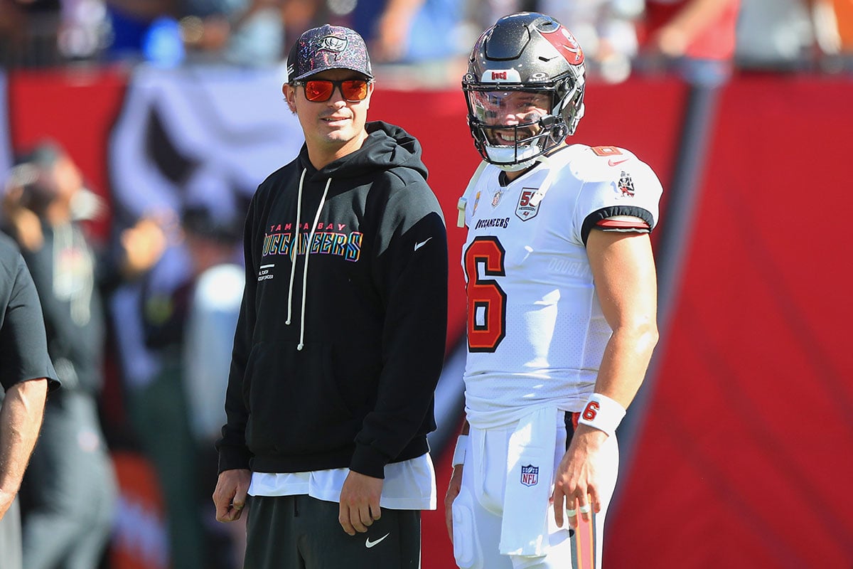 Grizzard-Baker-Mayfield-Bucs-49Ers-Full-Pregame Bucs Oc Josh Grizzard And Qb Baker Mayfield