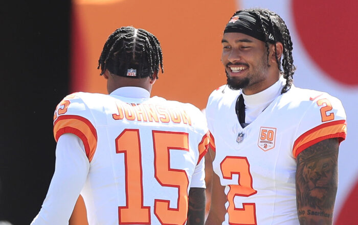 Bucs Wrs Tez Johnson And Emeka Egbuka