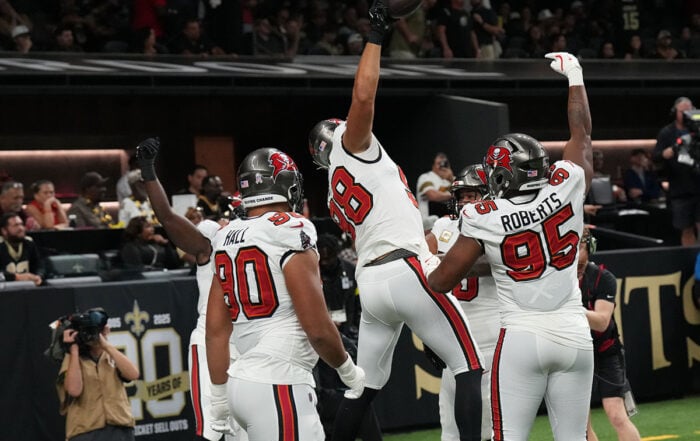 Bucs Olb Anthony Nelson And Dts Vita Vea, Logan Hall And Elijah Roberts