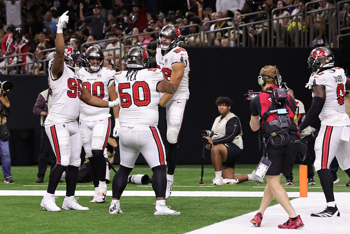 Nelson-Anthony-Bucs-Saints-Td-Celebrate Bucs Olb Anthony Nelson And Dts Vita Vea, Logan Hall And Elijah Roberts
