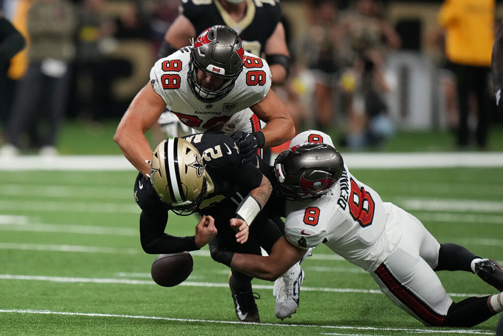 2-Point Conversion: Bucs, Antoine Winfield Jr. Robbed Of 2 Tds By Refs 12 Bucs Olb Anthony Nelson And Ilb Sirvocea Dennis And Saints Qb Spencer Rattler