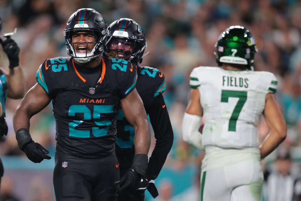 Bucs Trade Targets: Lb 6 Usatsi 27208341