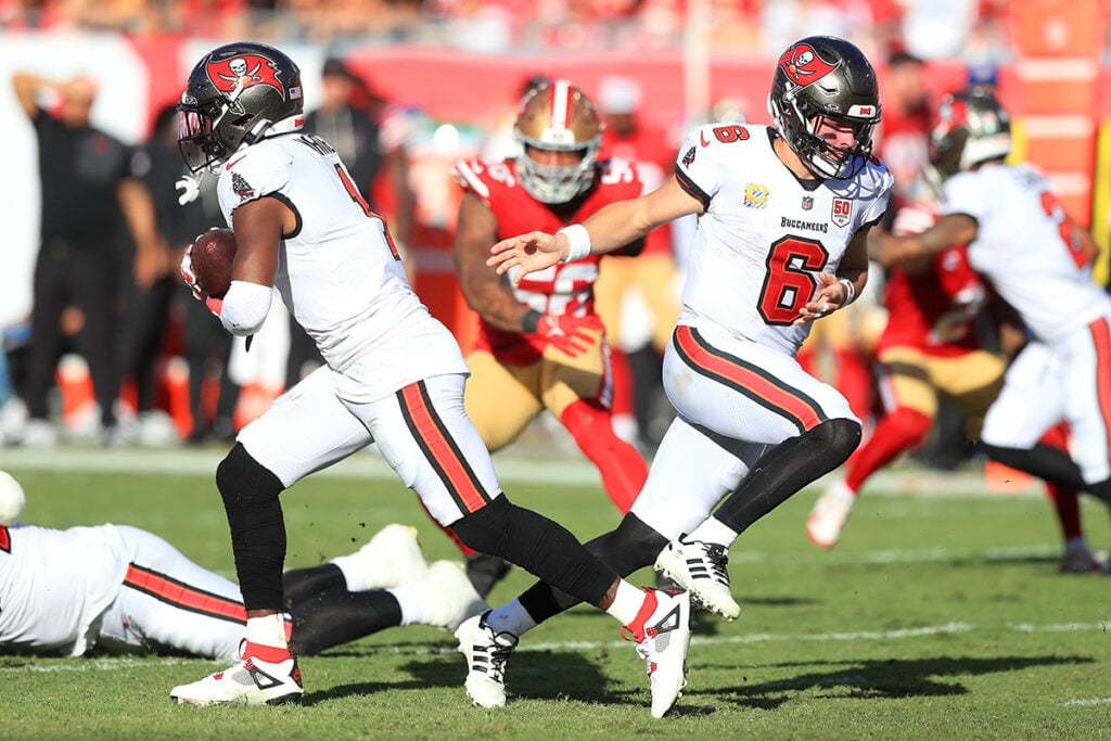 Rachaad White Has Kept Bucs’ Backfield Rolling Without Bucky Irving 2 Bucs Rb Rachaad White And Qb Baker Mayfield