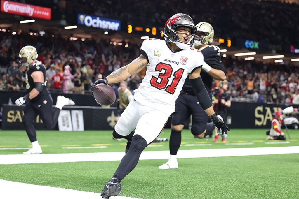 Bucs Defense Dominates In 23-3 Win Over Saints 6 Bucs Fs Antoine Winfield Jr.