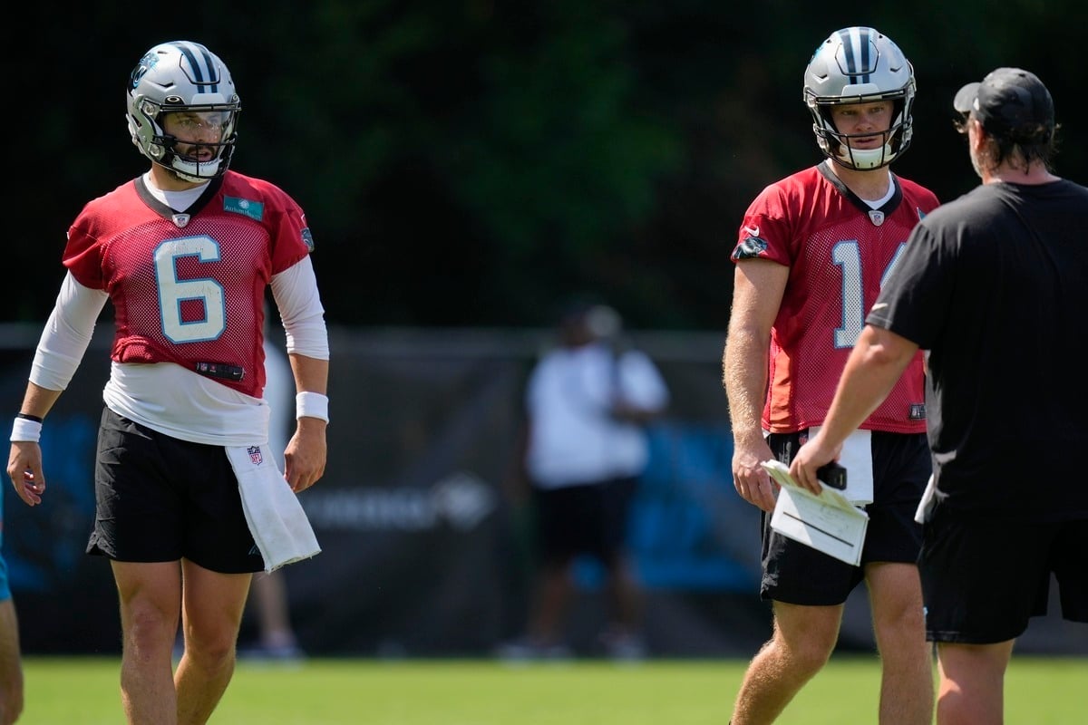 Bucs Qb Baker Mayfield And Seahawks Qb Sam Darnold