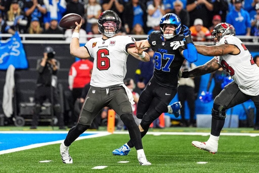 Bucs Qb Baker Mayfield And Lions De Aidan Hutchinson
