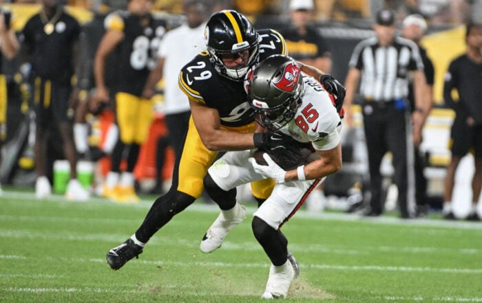 Former Steelers S Sebastian Castro And Bucs Wr Garrett Greene