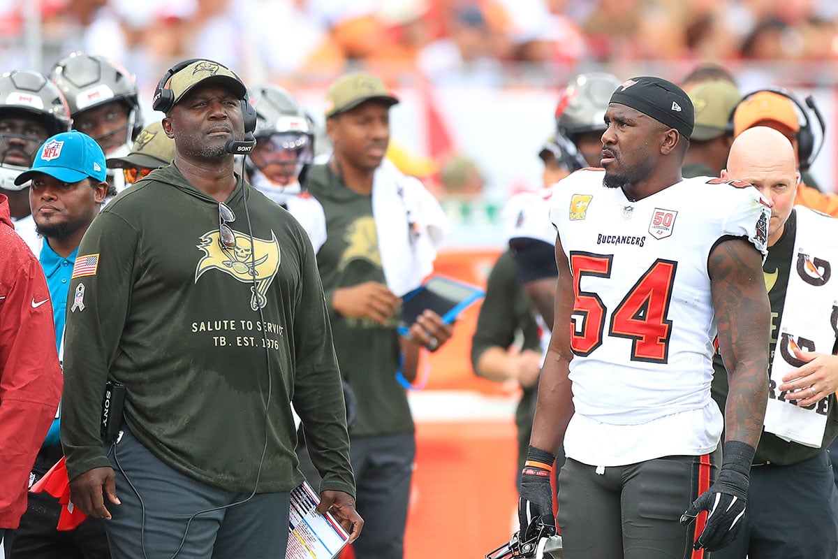 Bowles-Todd-Lavonte-David-Bucs-Patriots-Frustrated Bucs Head Coach Todd Bowles And Ilb Lavonte David