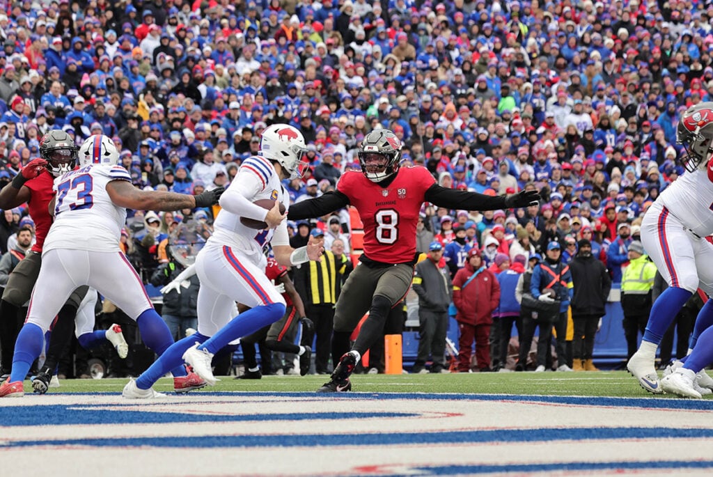 2-Point Conversion: Todd Bowles' Bucs Defense Was Horrific In Loss 3 Bills Qb Josh Allen And Bucs Ilb Sirvocea Dennis