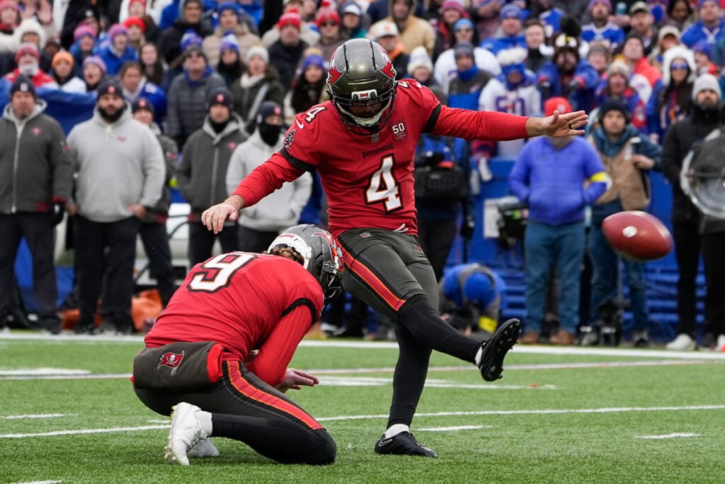 Bucs Defense Has No Answer For Josh Allen In 44-32 Loss To Bills 2 Bucs K Chase Mclaughlin