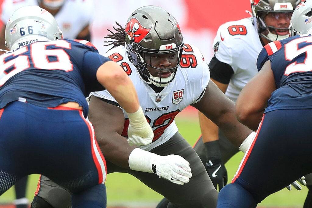 Elijah Roberts: The Bucs' Unexpected Starter 4 Bucs Dt Elijah Simmons