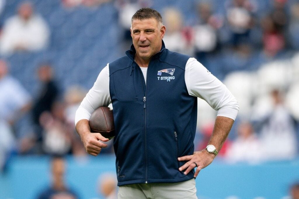 Bucs Vs. Patriots: Pewter Preview For Week 10 6 Patriots Hc Mike Vrabel