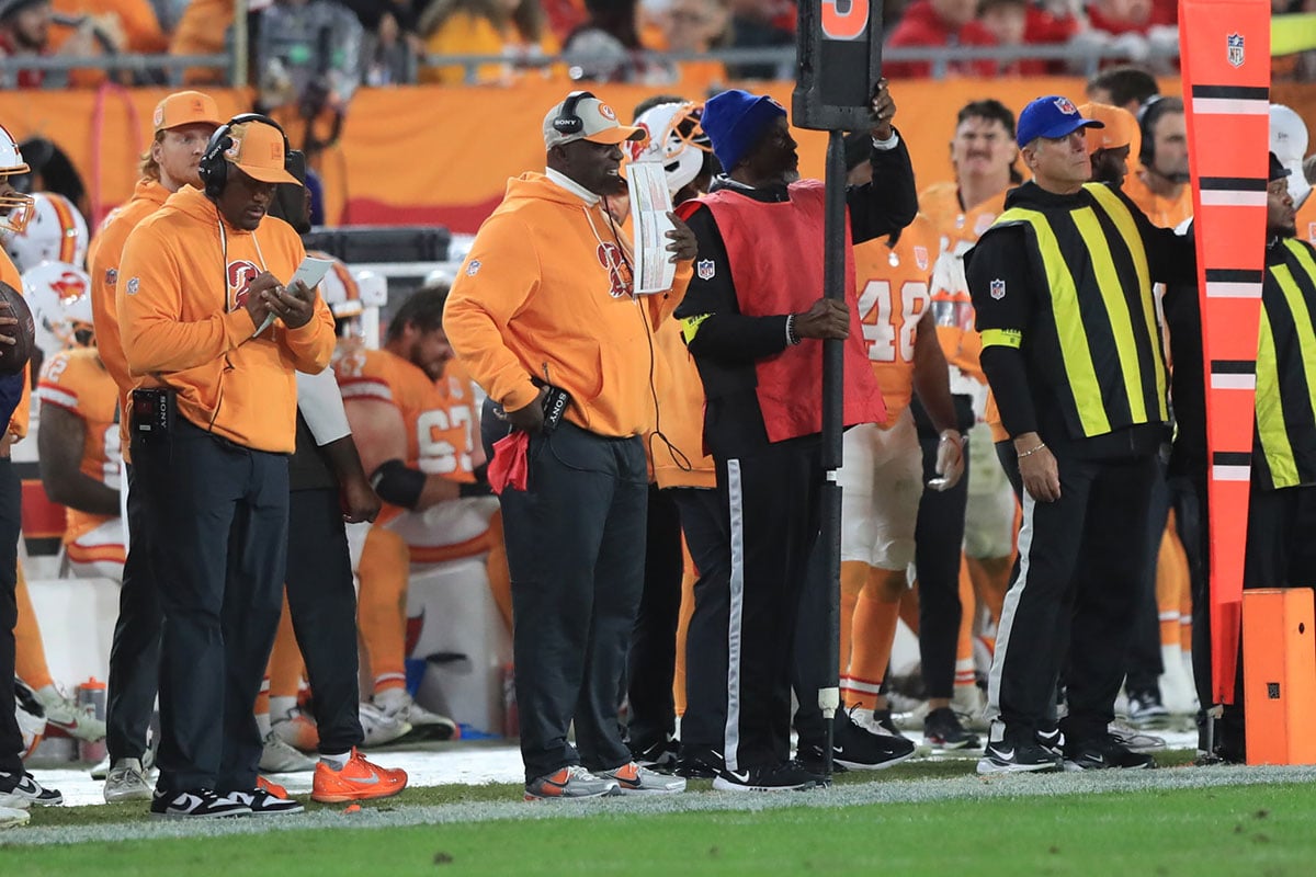 Bowles-Todd-Bucs-Falcons-Playsheet Bucs Hc Todd Bowles