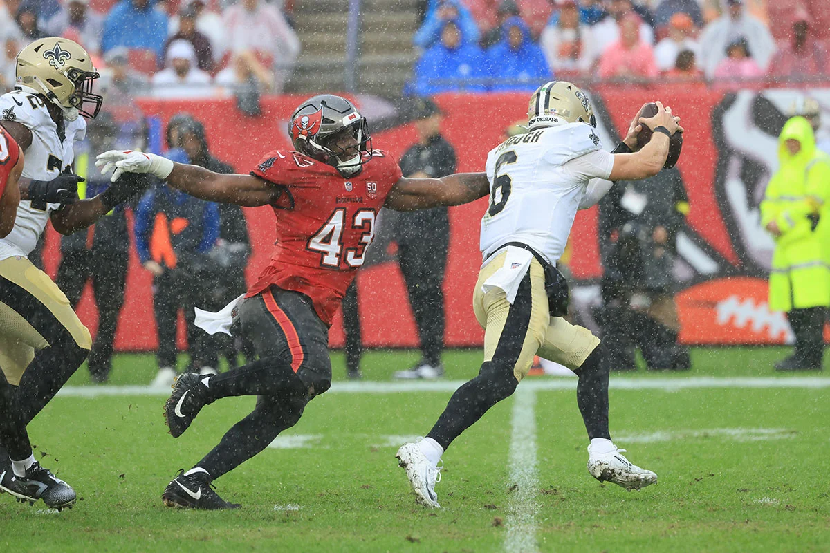 Braswell-Chris-Tyler-Shough-Bucs-Saints-Grab-Sack Bucs Olb Chris Braswell And Saints Qb Tyler Shough