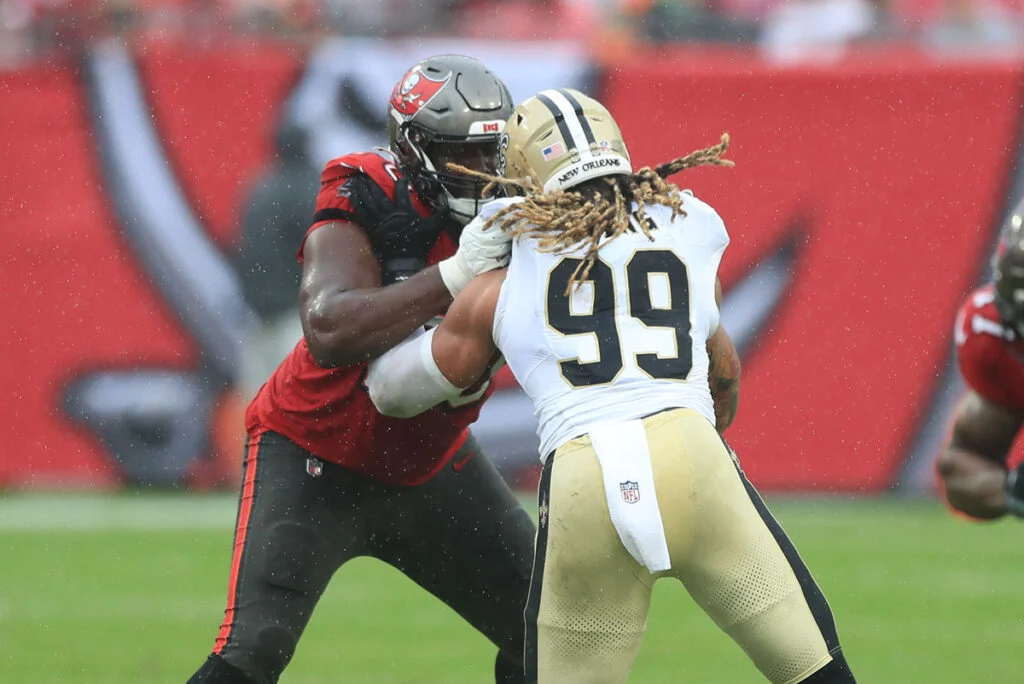 Pewter Report Podcast: What'S Happened To The Bucs Offense? 2 Bucs Lt Ben Chukwuma And Saints De Chase Young