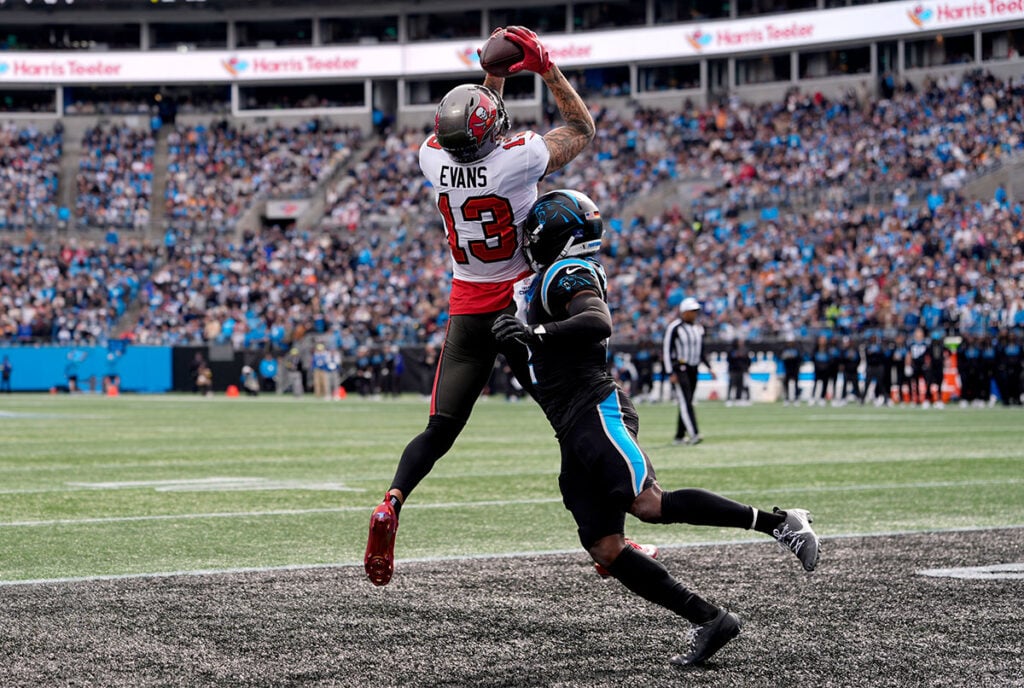 Bucs' Downward Spiral Continues With 23-20 Loss To Panthers 3 Bucs Wr Mike Evans