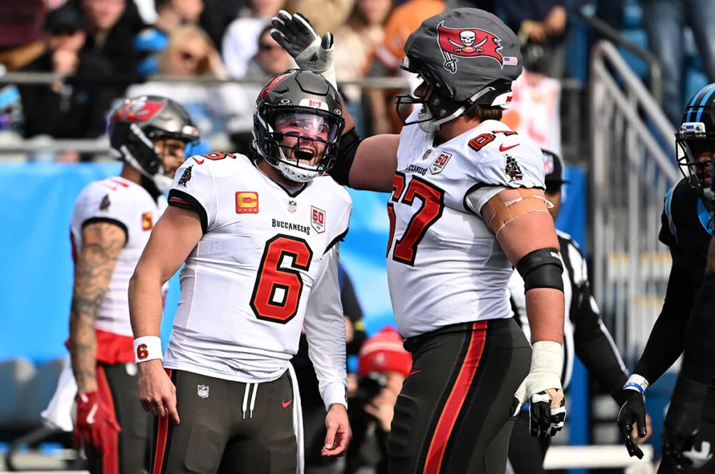 Bucs Qb Baker Mayfield And Rt Luke Goedeke