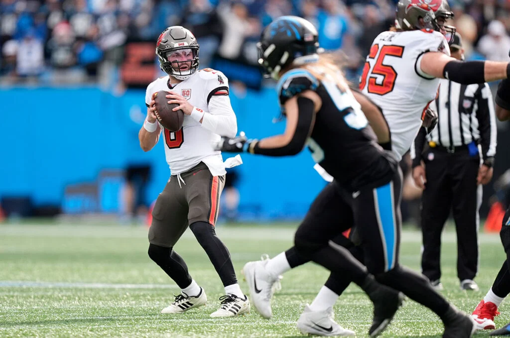 Bucs' Downward Spiral Continues With 23-20 Loss To Panthers 6 Bucs Qb Baker Mayfield