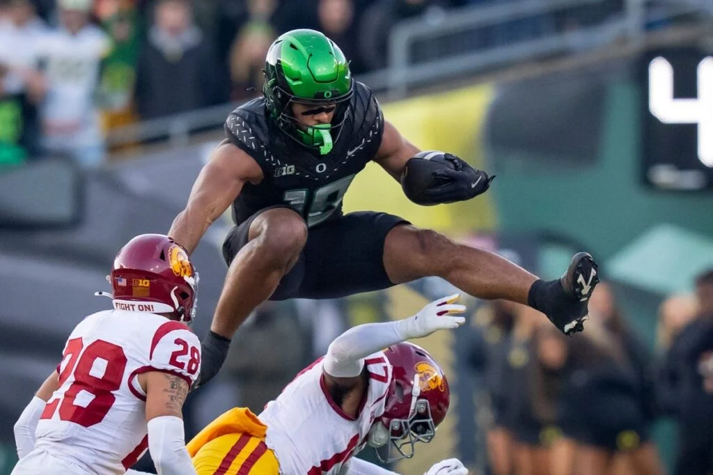 Bucs Mock Draft Roundup 2026: Mid-December Blues 5 Oregon Te Kenyon Sadiq