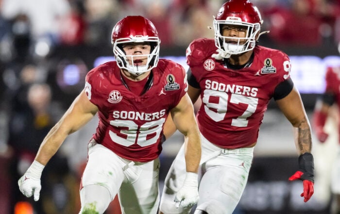 Oklahoma Lb Owen Heinecke - Photo By: Imagn Images - Mark J. Rebilas