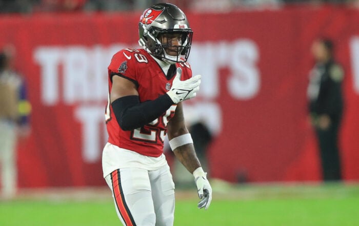 Bucs Db Christian Izien