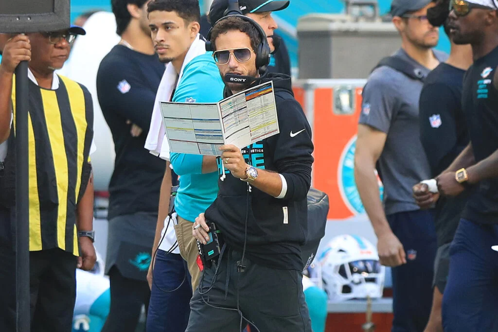 Point-Counterpoint: Who Should Bucs Hire As The Next Oc? 3 Former Dolphins Hc Mike Mcdaniel Bucs