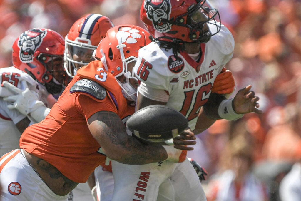 Pewter Report Podcast: Senior Bowl Preview 3 Clemson Edge Rusher T.j. Parker Bucs