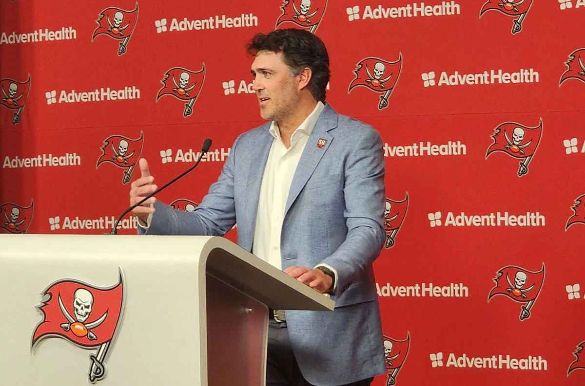 Robinson-Zac-Bucs-Opening-Presser-Explain Bucs Oc Zac Robinson