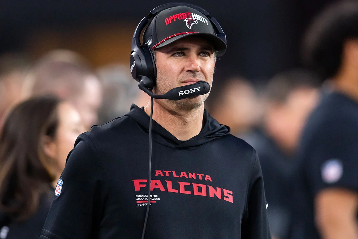 Robinson-Zac-Falcons-Headset-Hoodie Bucs Oc Zac Robinson