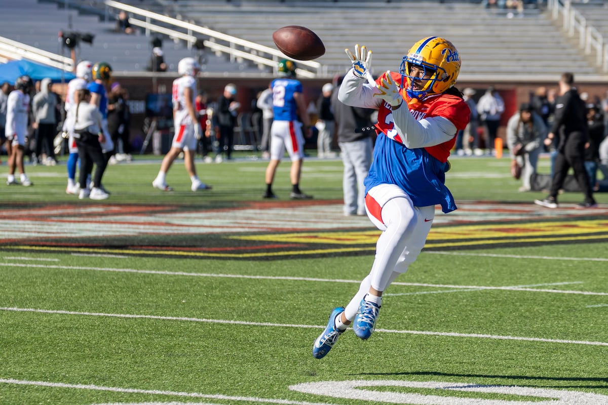 Ncaa Football: Senior Bowl Practice Pitt Ilb Kyle Louis At The Senior Bowl - Photo By: Imagn Images - Vasha Hunt