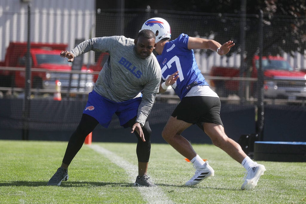 Bucs Dl Coach Marcus West