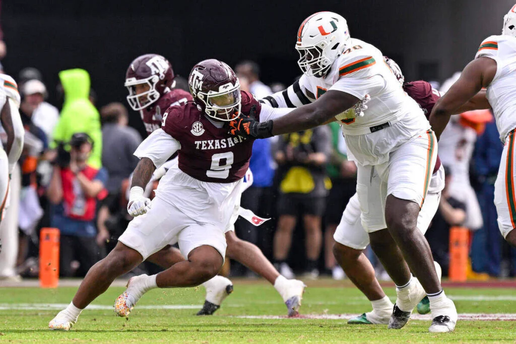 Texas A&Amp;Amp;M Edge Cashius Howell