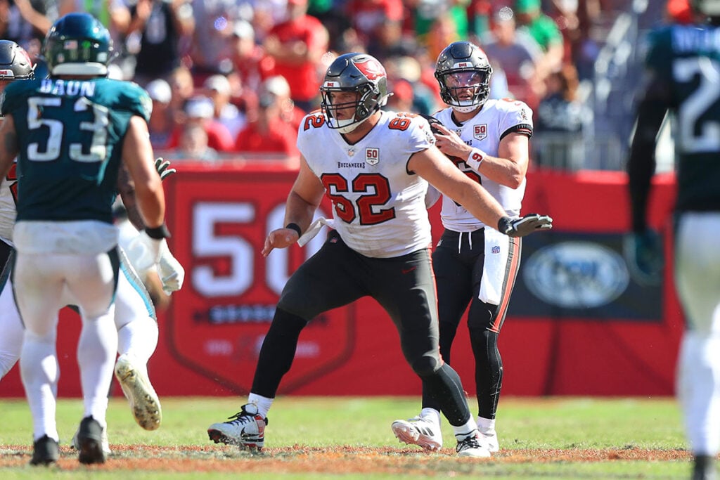 Pewter Report Podcast: Special Guest: Bucs Center Graham Barton 4 Bucs C Graham Barton - Photo By: Cliff Welch P/R
