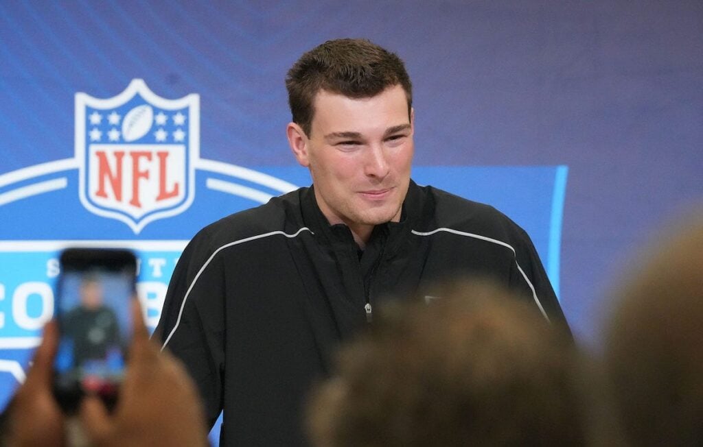 Bucs Free Agent Target: Ilb Alex Anzalone 7 Indiana Qb Fernando Mendoza - Photo By: Clark Wade - Imagn Images