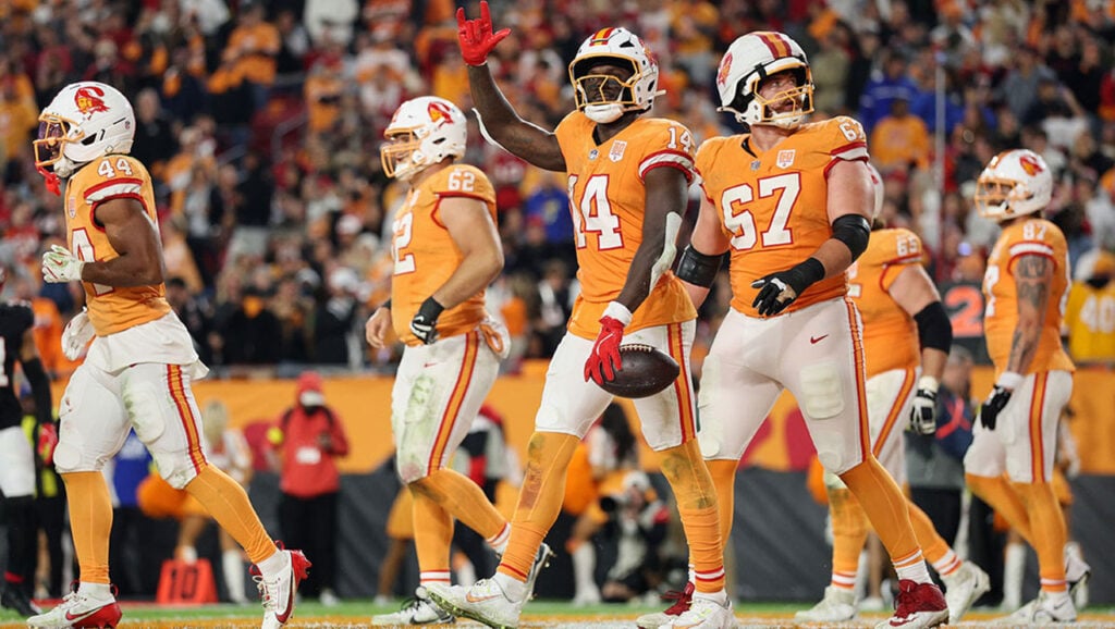 Bucs Mailbag: Latest On Mike Evans, Trading Up For Sonny Styles 9 Bucs Wr Chris Godwin Jr. - Photo By: Cliff Welch/Pr