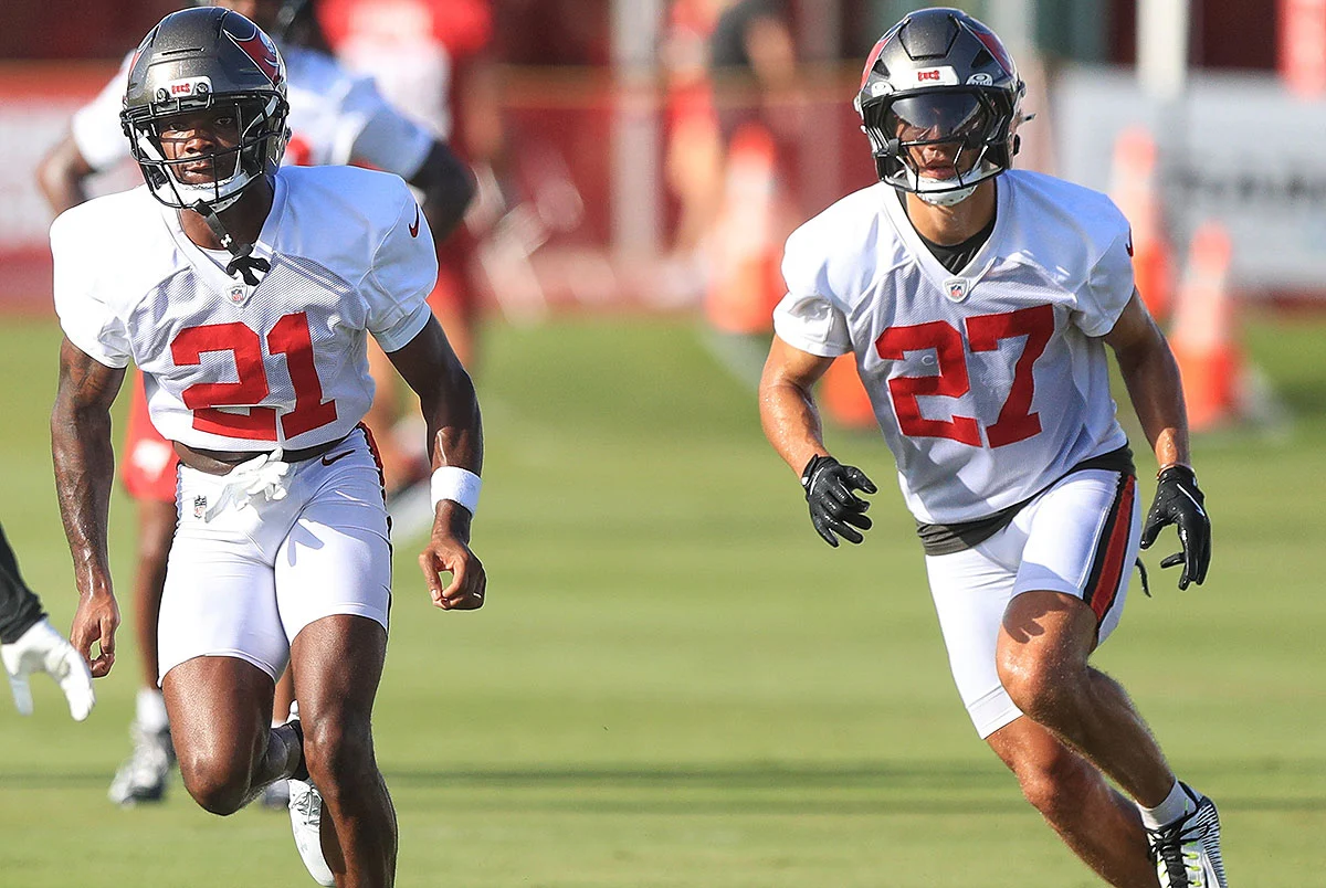Bucs Cbs Benjamin Morrison And Zyon Mccollum