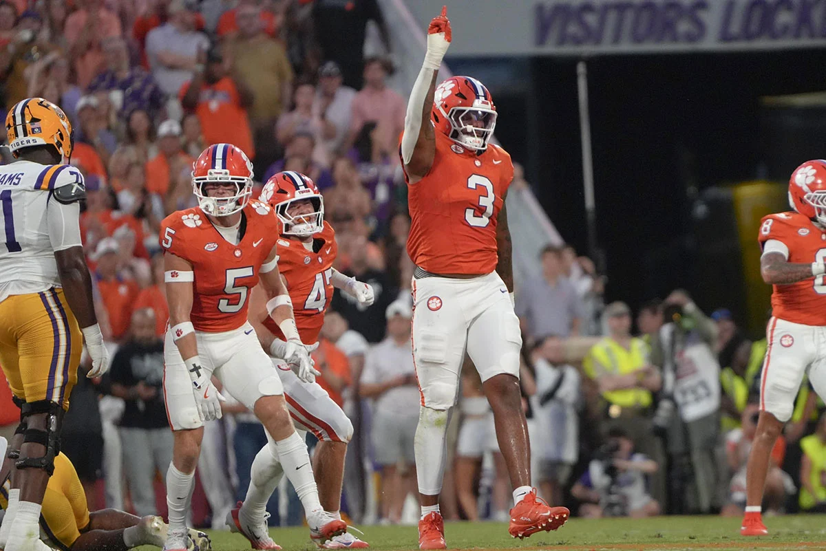 Parker-Tj-Clemson-Number-One Clemson Edge Rusher T.j. Ruinard